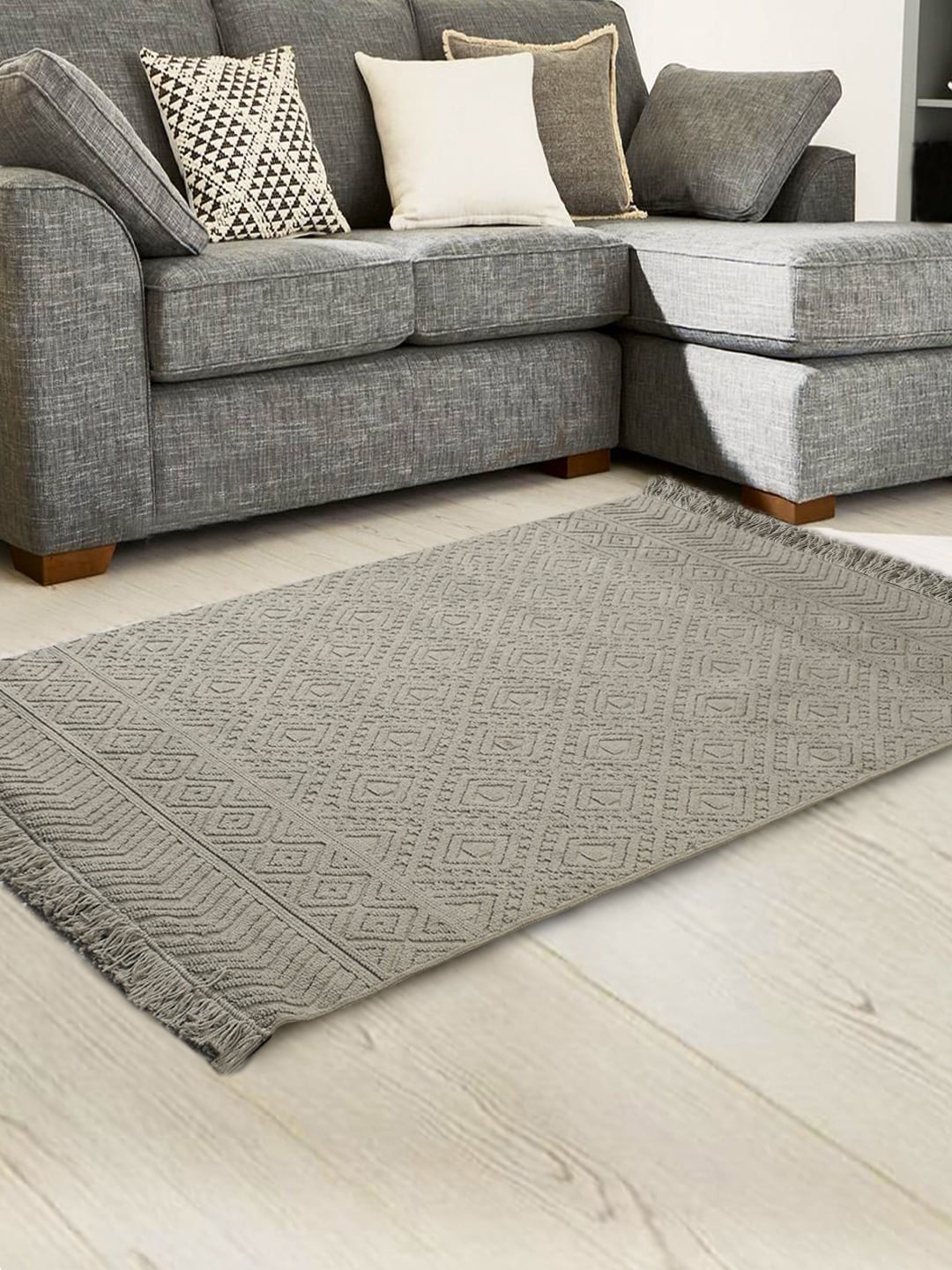 

Saral Home Grey Geometric Cotton Rectangular Carpet
