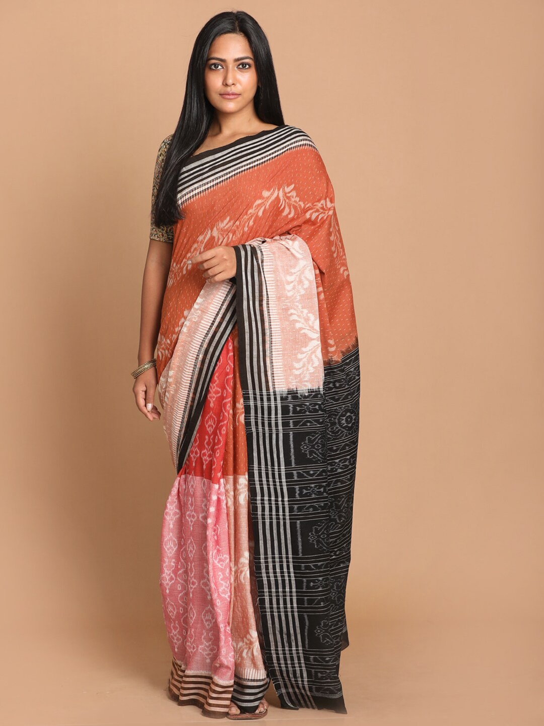 

Indethnic Brown & Black Floral Pure Cotton Sambalpuri Saree