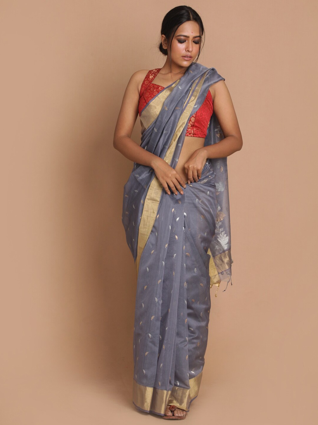 

Indethnic Grey & Gold Ethnic Motifs Zari Silk Cotton Chanderi Saree