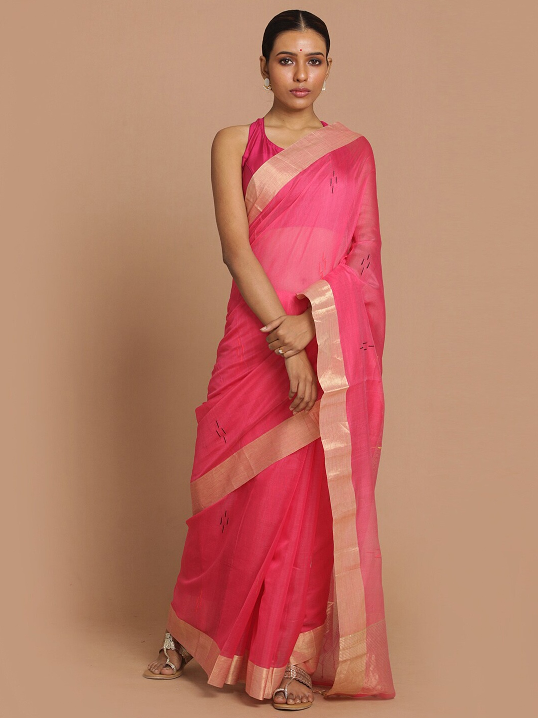 

Indethnic Magenta & Gold-Toned Zari Silk Cotton Chanderi Saree