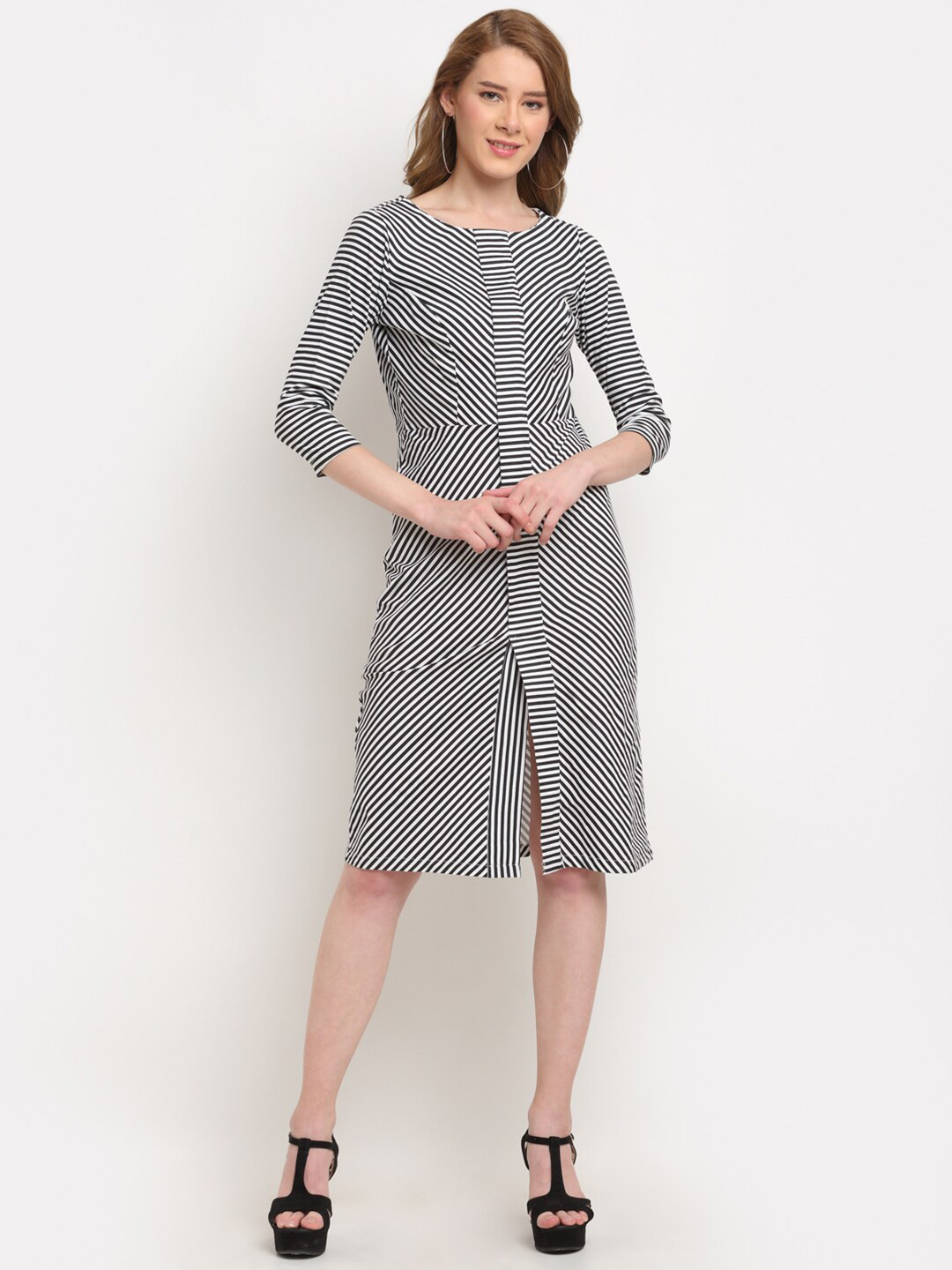 

Crozo By Cantabil Black Sheath Dress