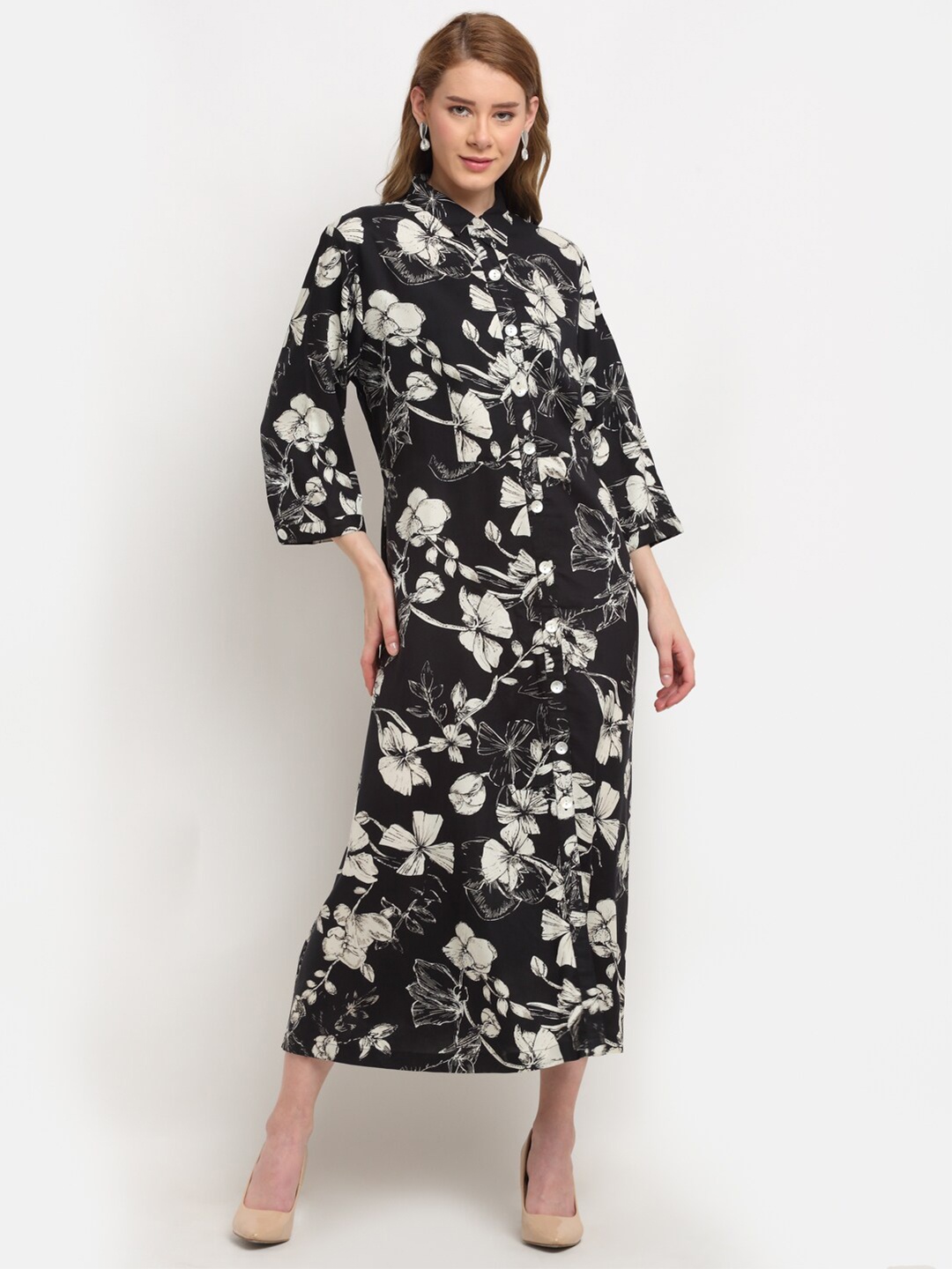 

Crozo By Cantabil Black & White Floral Printed Midi Dress