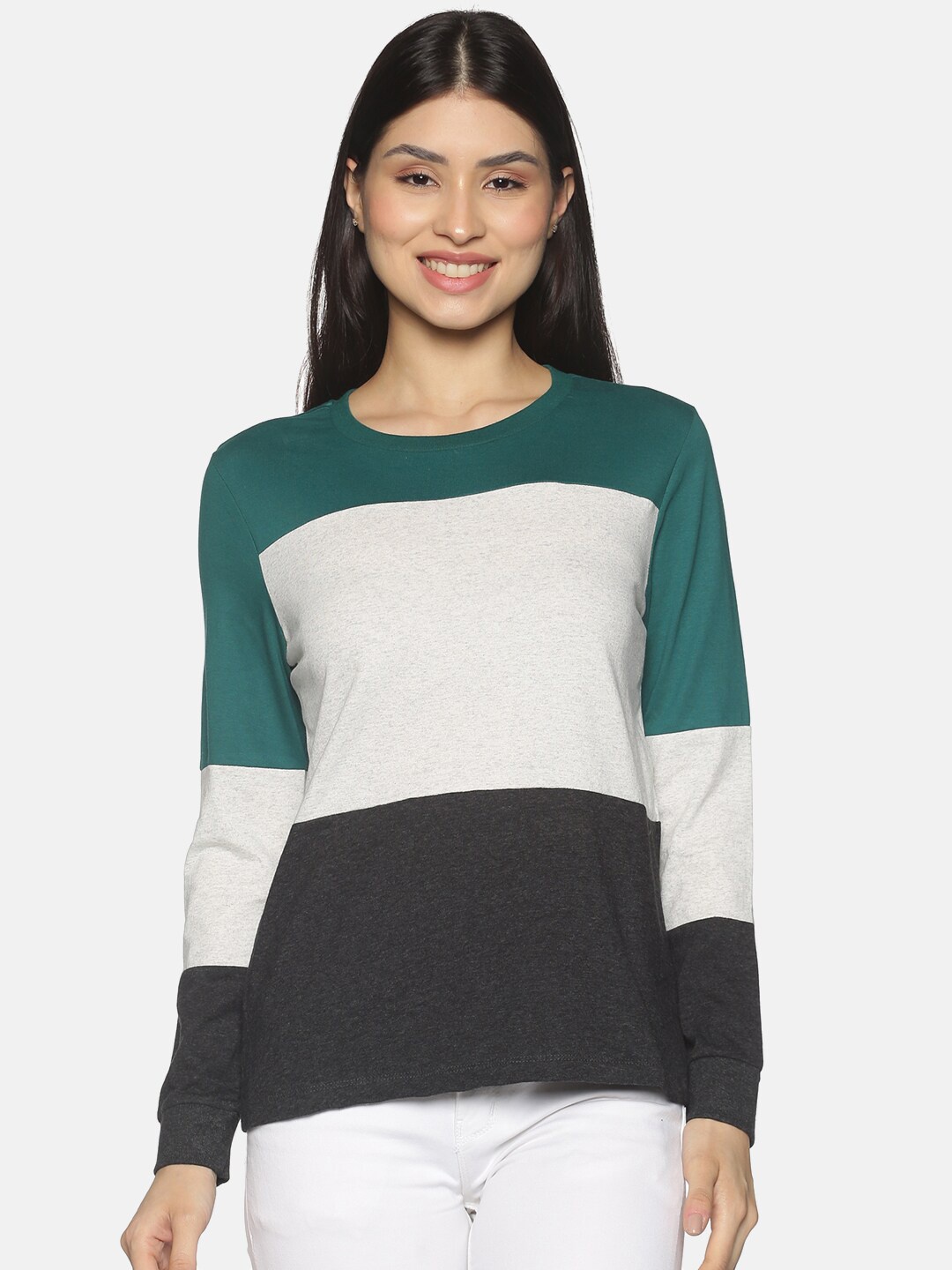 

UrGear Women Off White & Green Colourblocked T-shirt