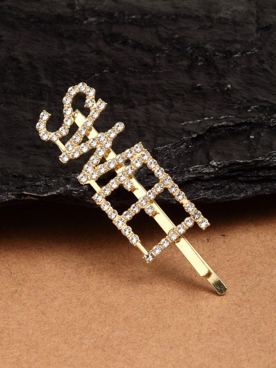 

Ferosh Women Gold-Toned & White Embellished Hair Accessory