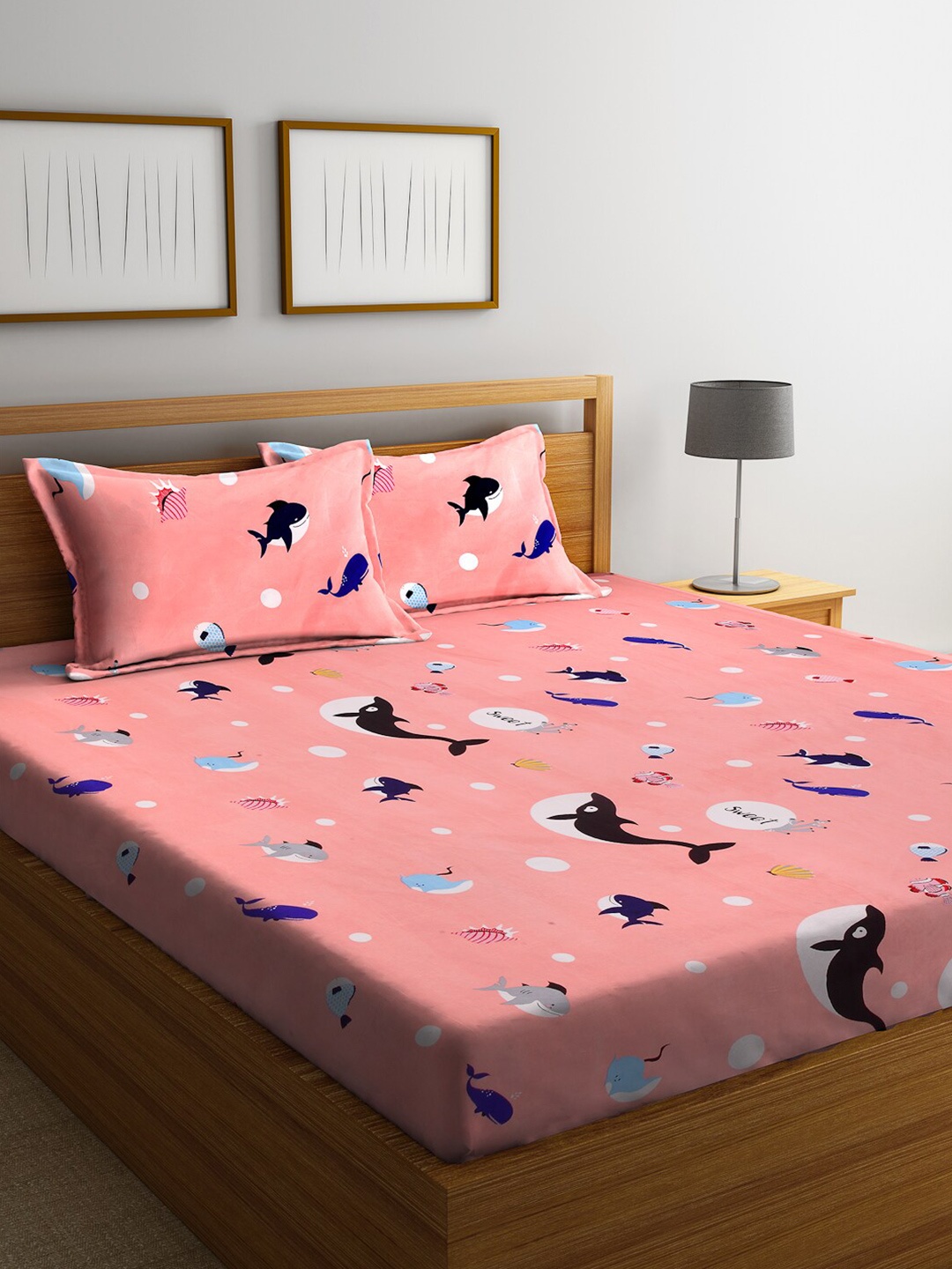 

KLOTTHE Peach-Coloured & Black Graphic 210 TC King Bedsheet with 2 Pillow Covers