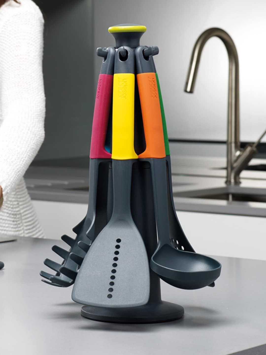 

Joseph Joseph Grey Solid 6-Piece Kitchen Tools