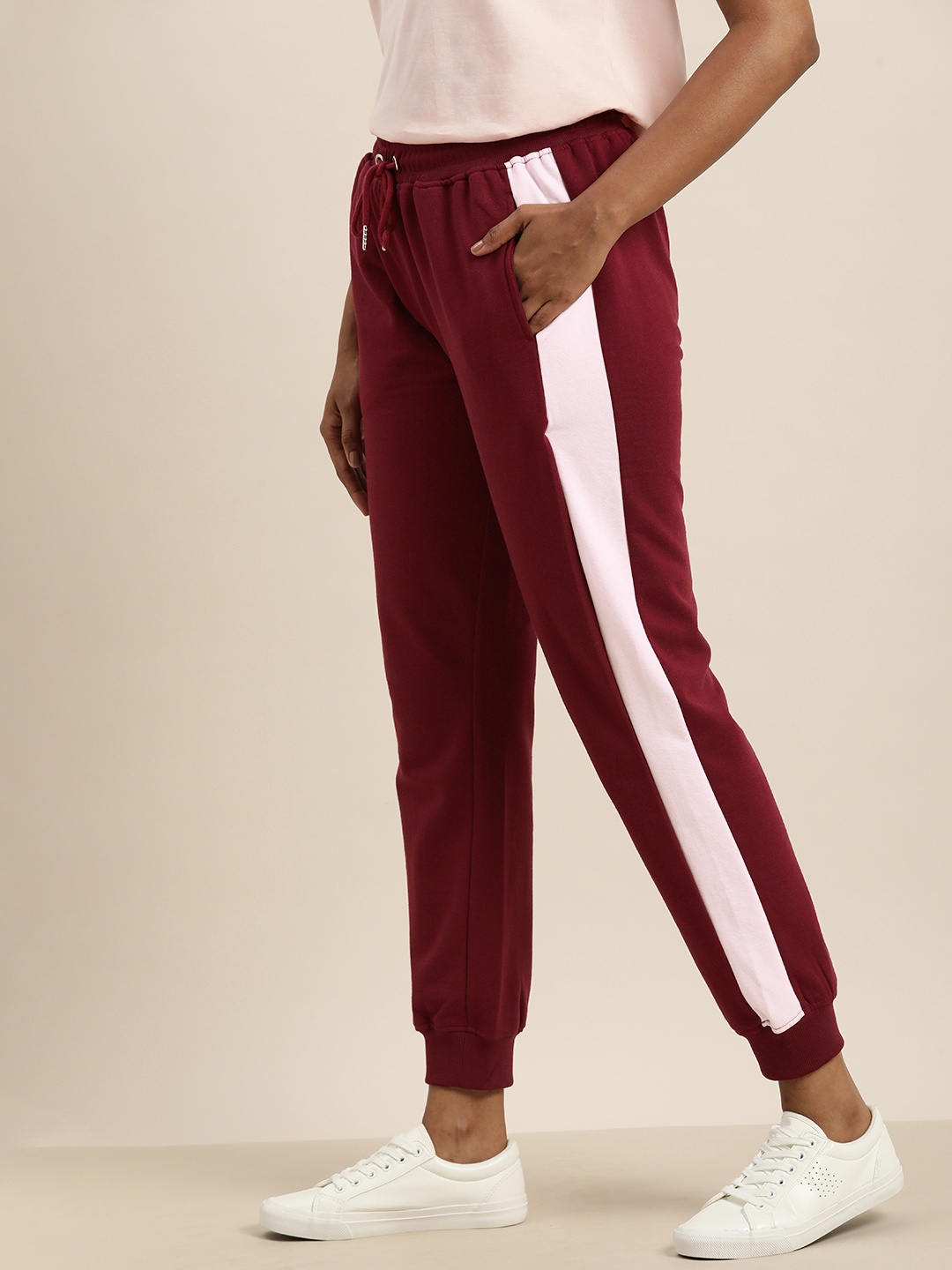 

ether Women Maroon & Pink Colourblocked Joggers