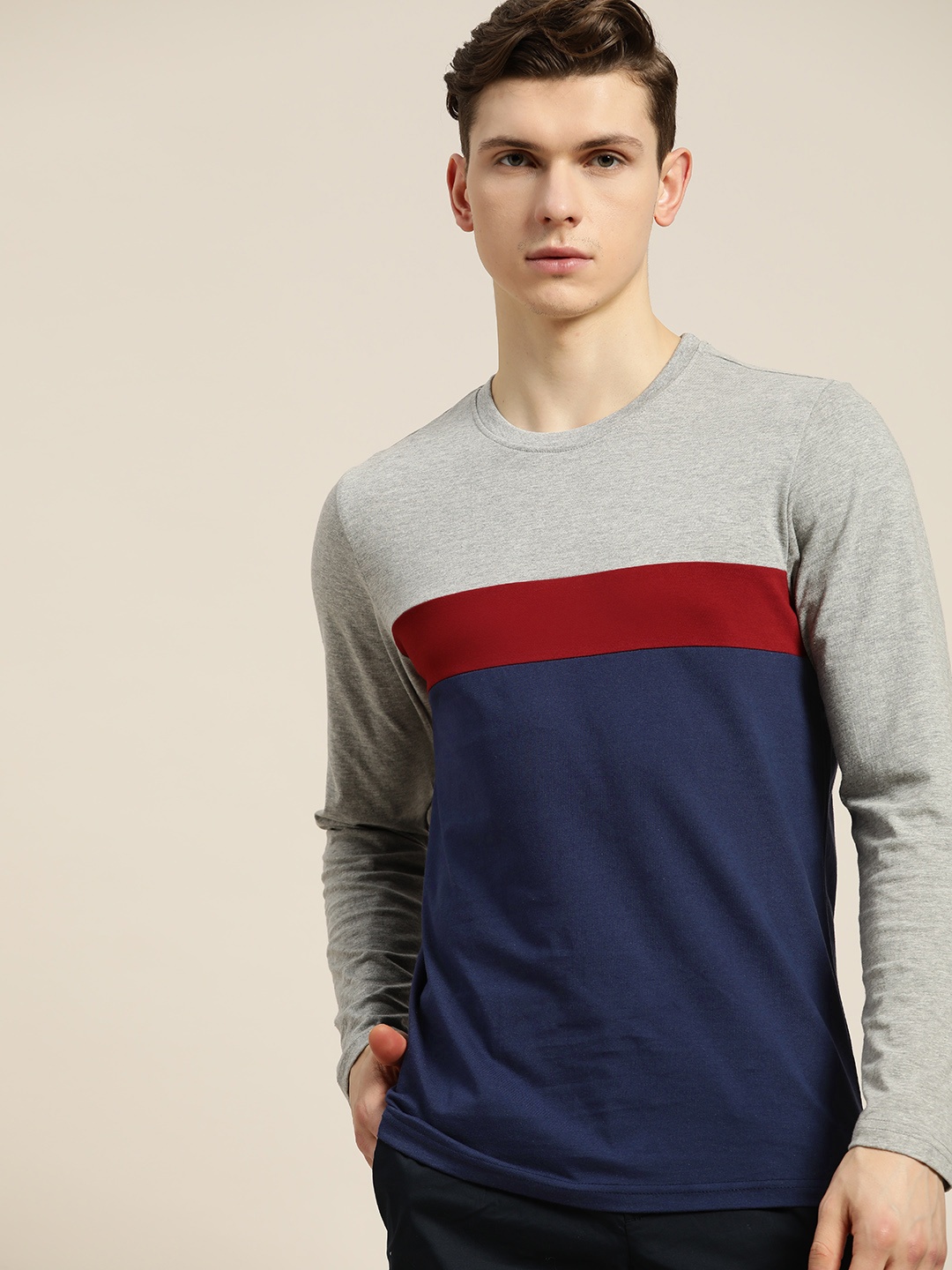 

ether Men Grey Melange & Navy Blue Colourblocked T-shirt