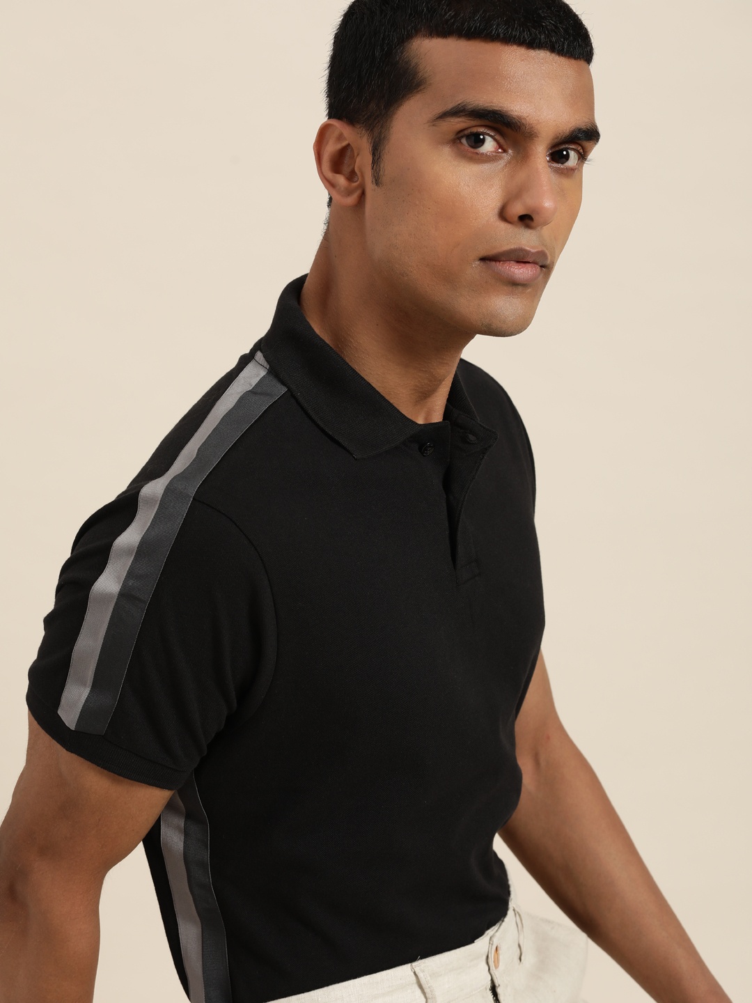 

ether Men Black Pure Cotton Solid Polo Collar T-shirt