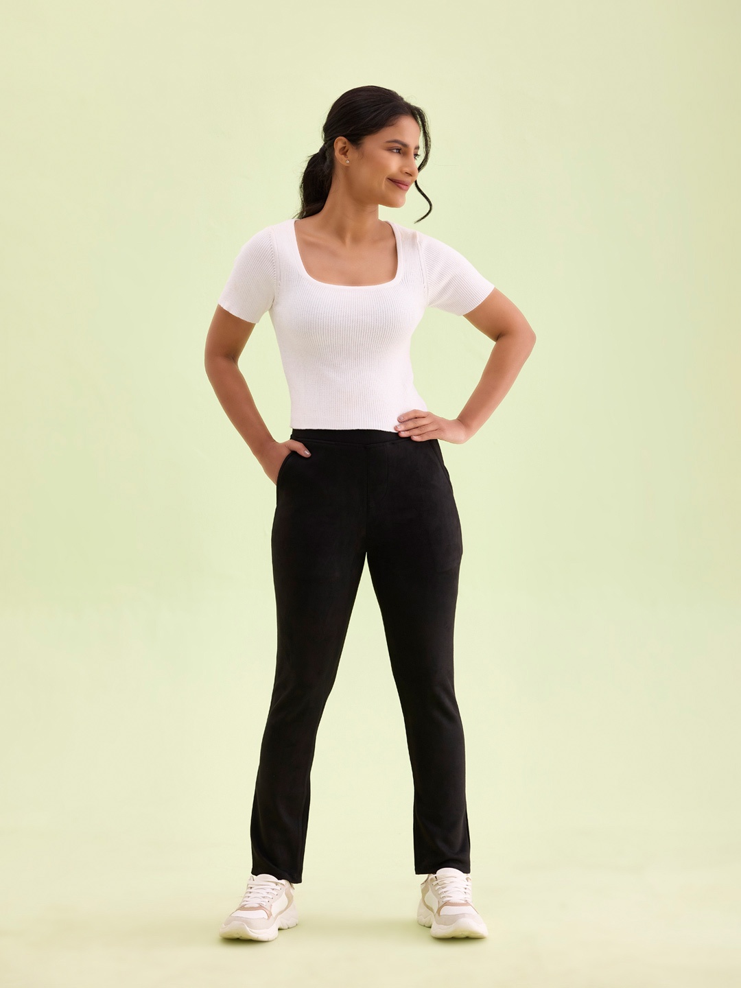 

Go Colors Women Black Slim Fit Jeggings