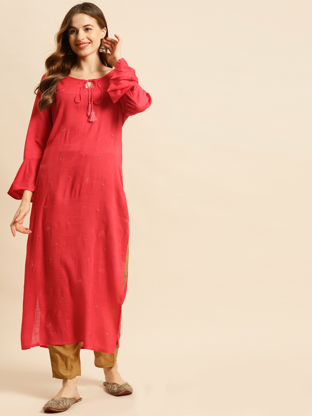 

Prakrti Women Coral Solid Floral Embroidered Bell Sleeves Kurta