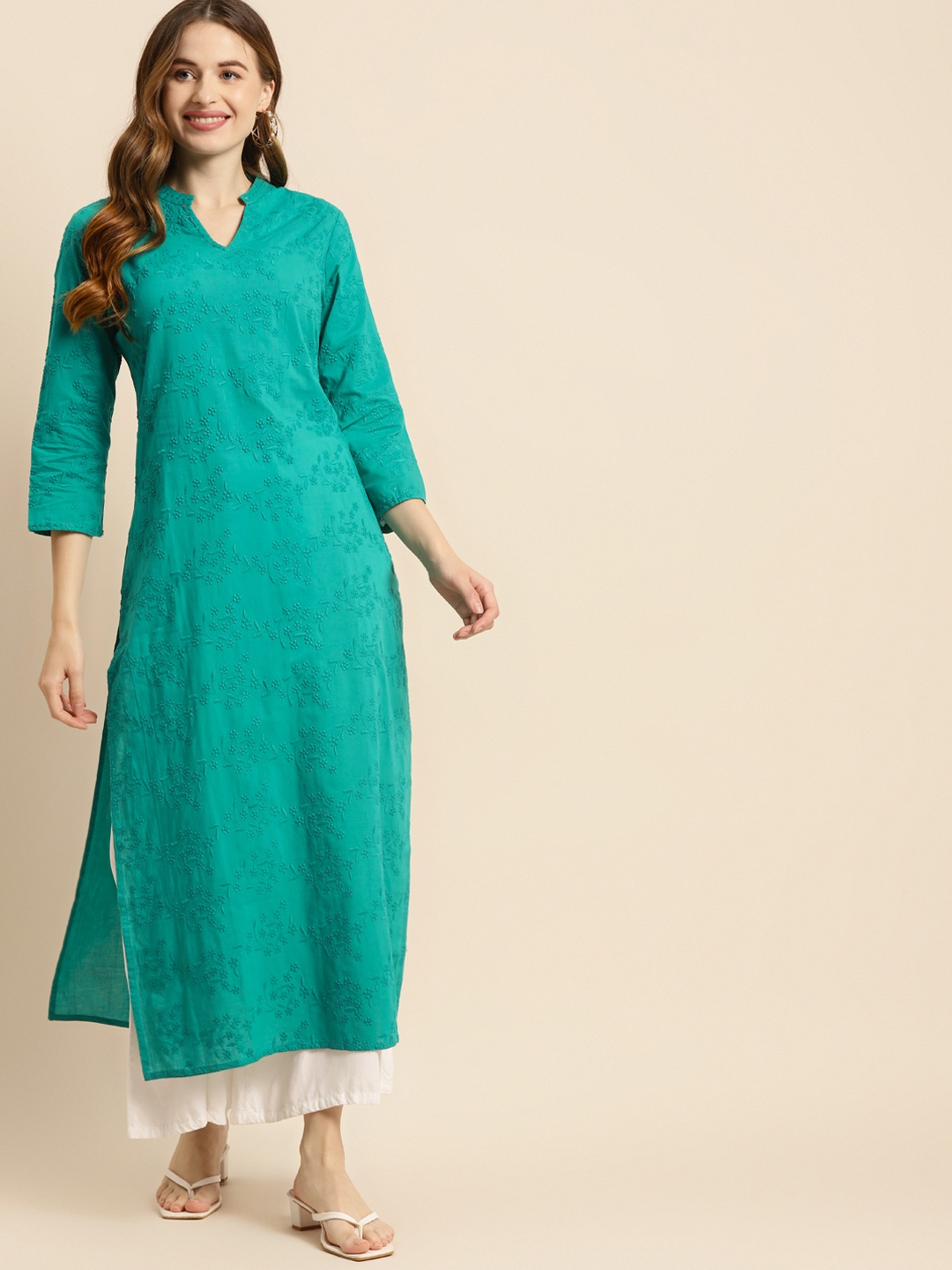 

Prakrti Women Sea Green Pure Cotton Solid Floral Embroidered Kurta