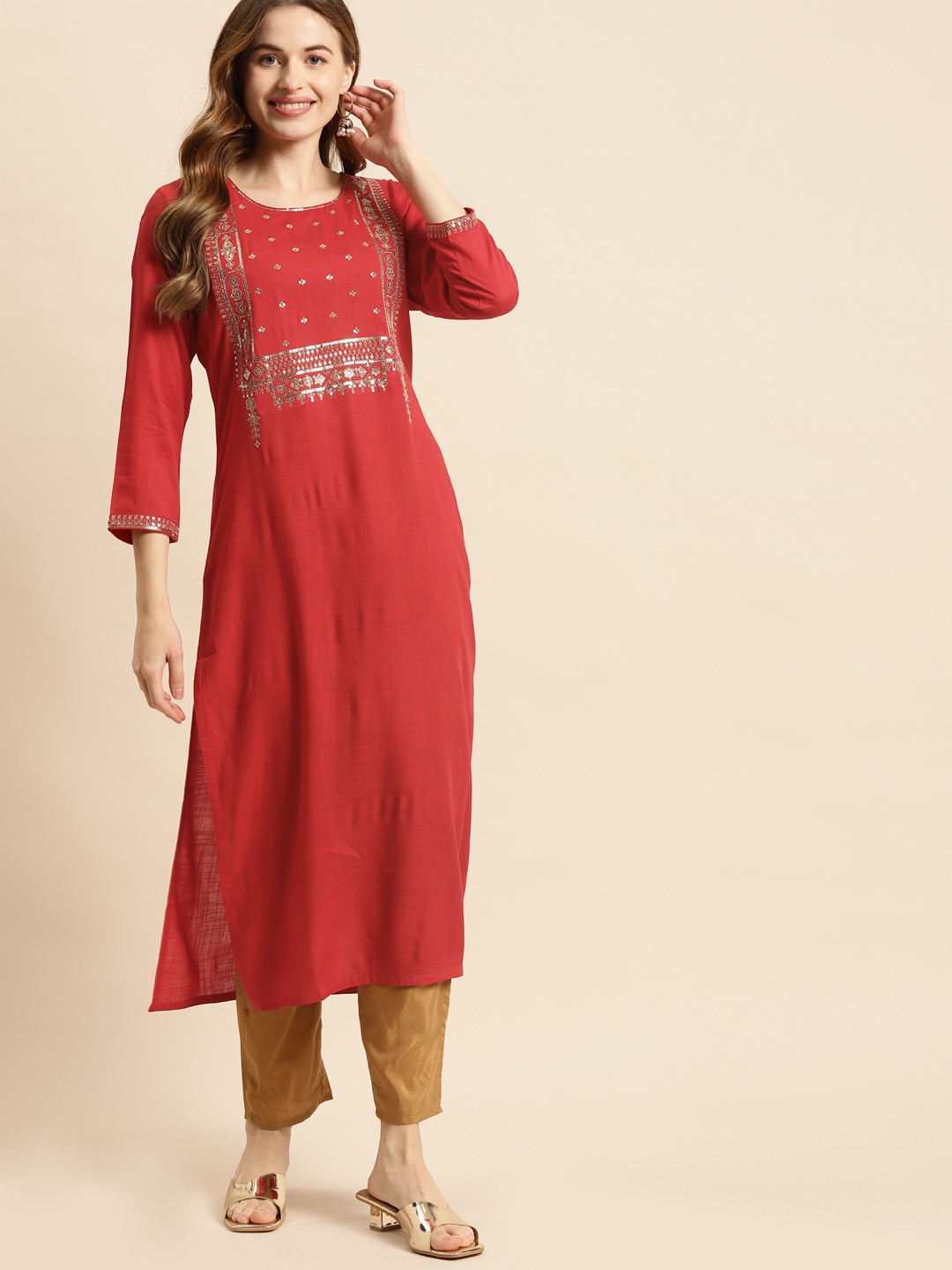 

Prakrti Women Red & Gold-Toned Floral Embroidered Kurta