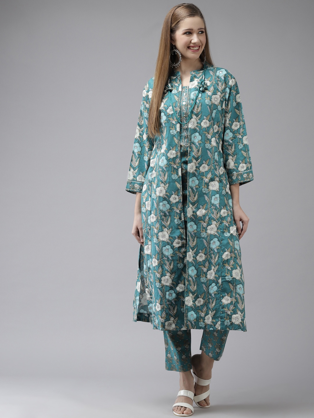 

Ishin Women Sea Green Floral Printed Regular Gotta Patti Kurta with Trousers