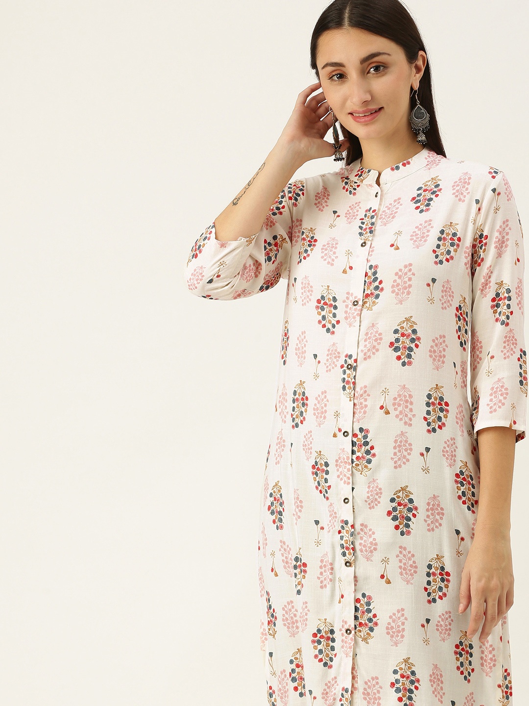 

SWAGG INDIA Women White Floral Foil Printed Kurta