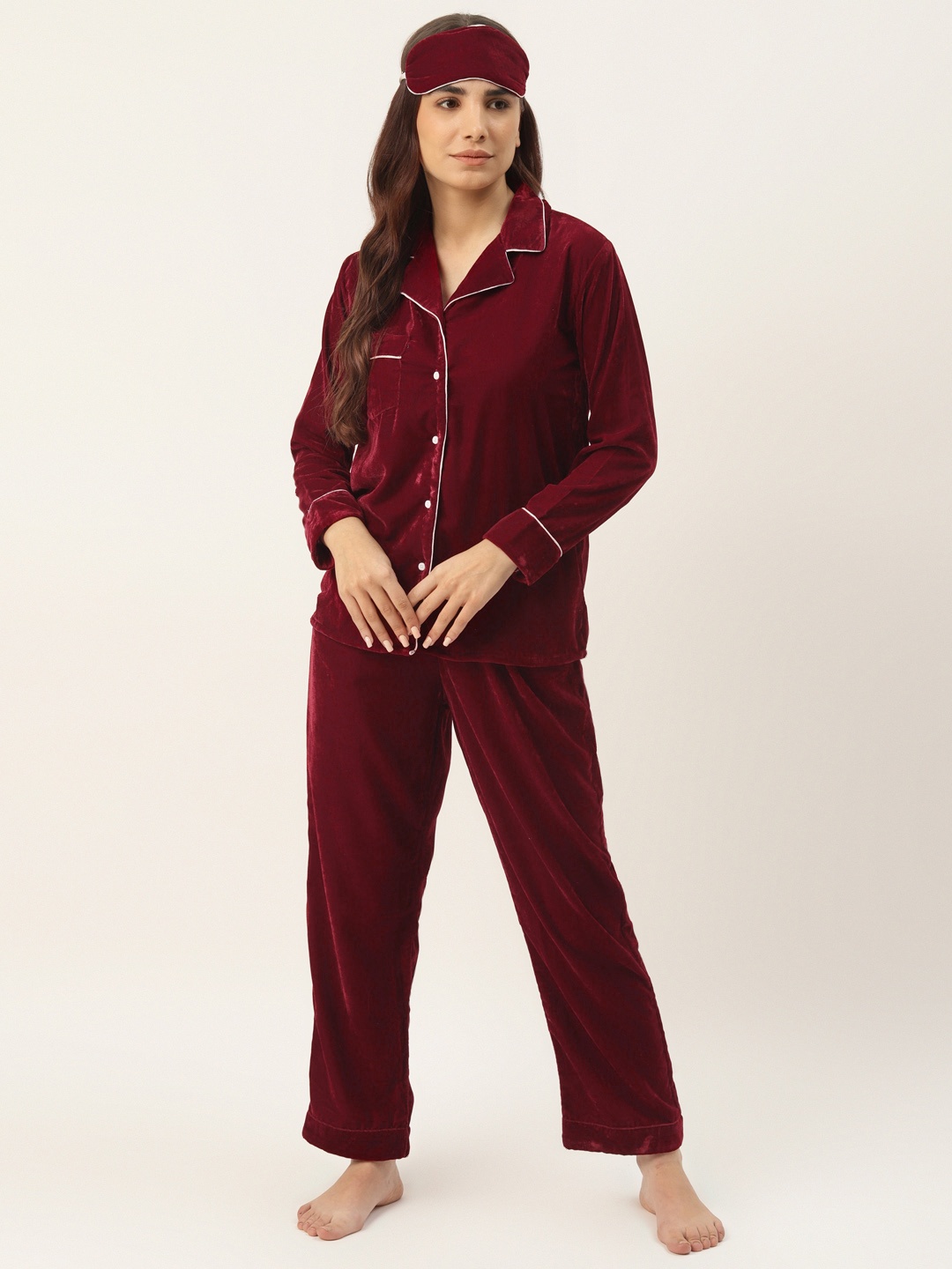 

Rapra The Label Women Maroon Solid Velvet Pyjama Set