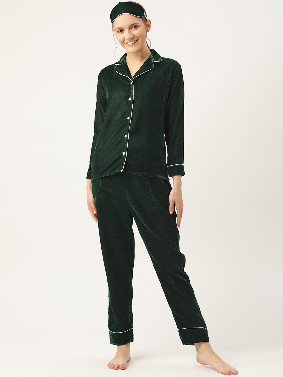 

Rapra The Label Women Green Solid Velvet Pyjama Set