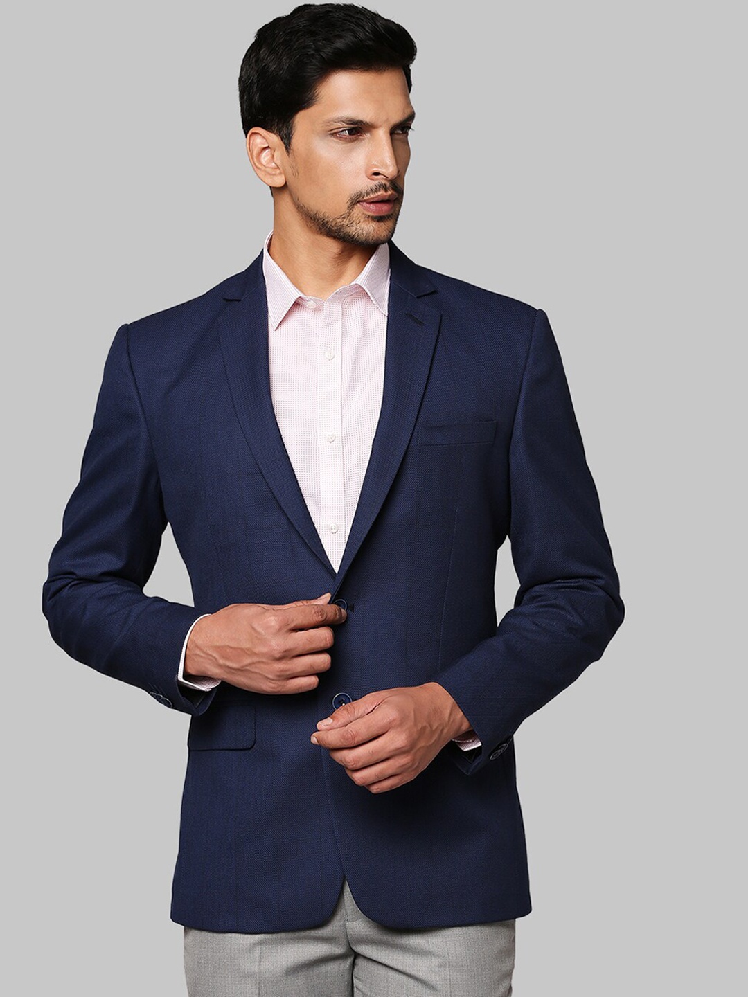 

Park Avenue Men Navy Blue Checked Single Breasted Blazer