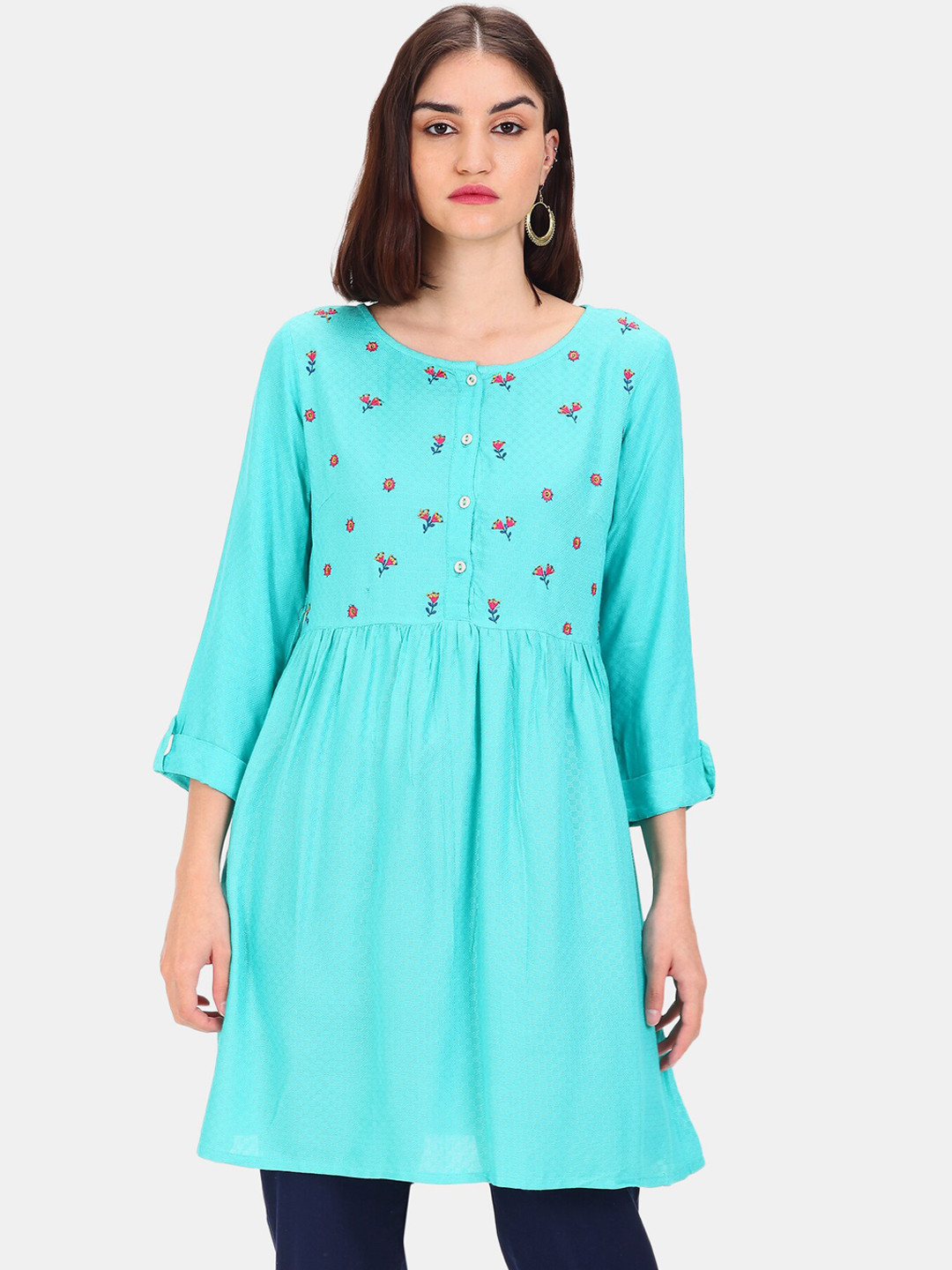 

Karigari Women Blue Floral Embroidered Thread Work Kurta