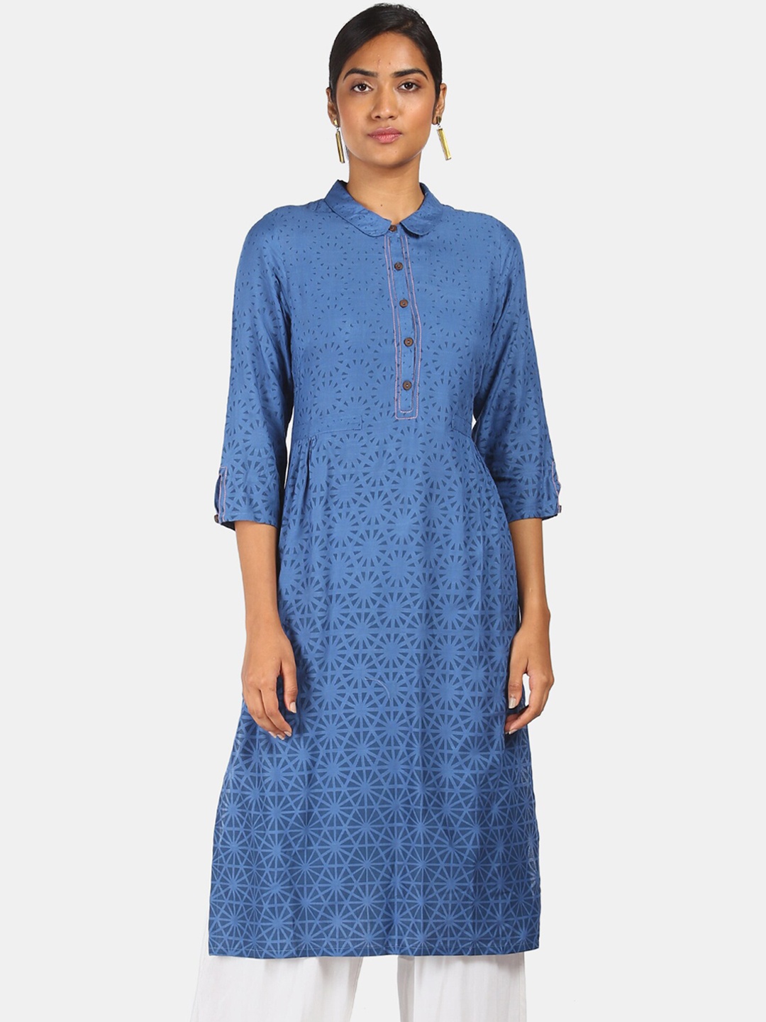 

Karigari Women Blue Geometric Printed Thread Work Kurta