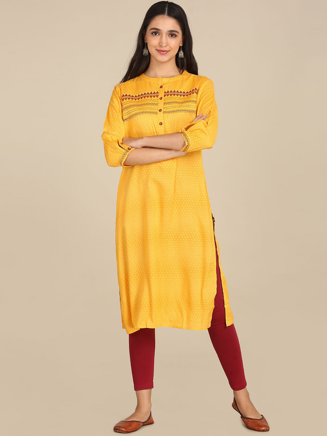 

Karigari Women Yellow Geometric Printed Thread Work Kurta