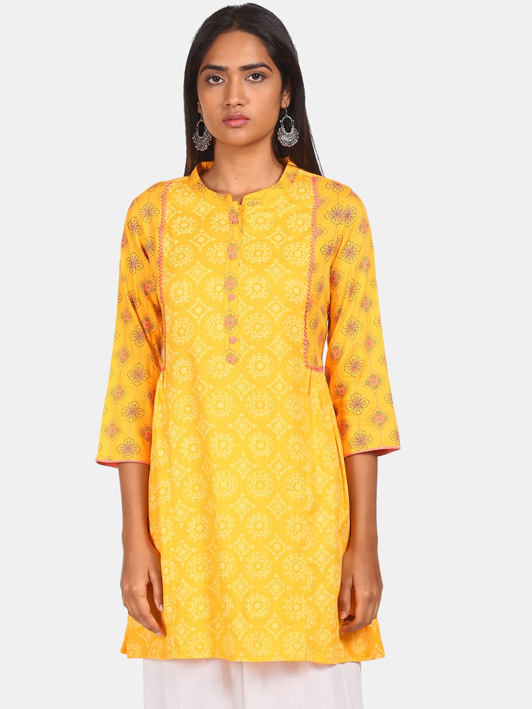 

Karigari Women Yellow & Pink Ethnic Motifs Checked Thread Work Kurti