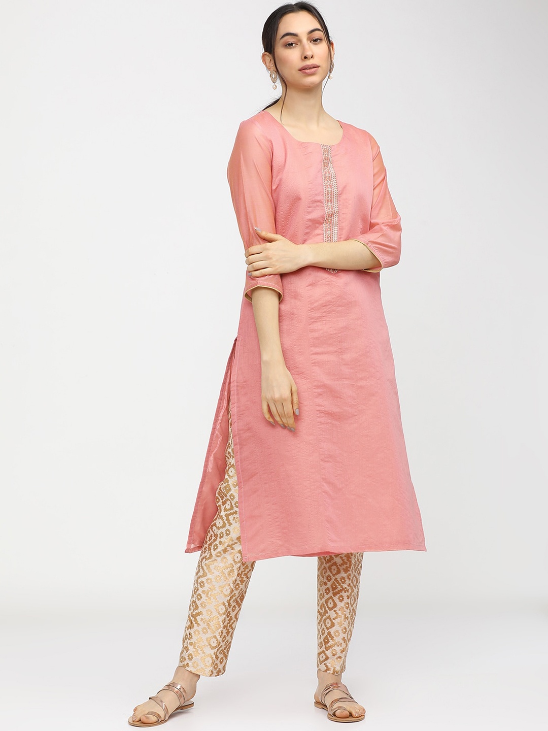 

Vishudh Women Peach-Coloured Embroidered Thread Work Kurta