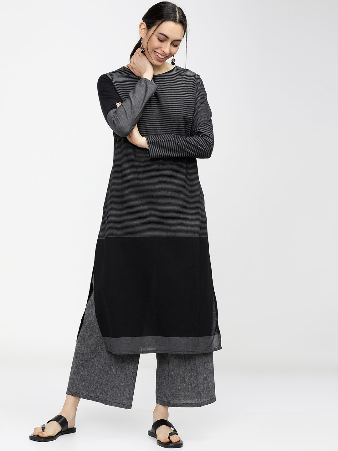 

Vishudh Women Charcoal & Black Striped Keyhole Neck Kurta