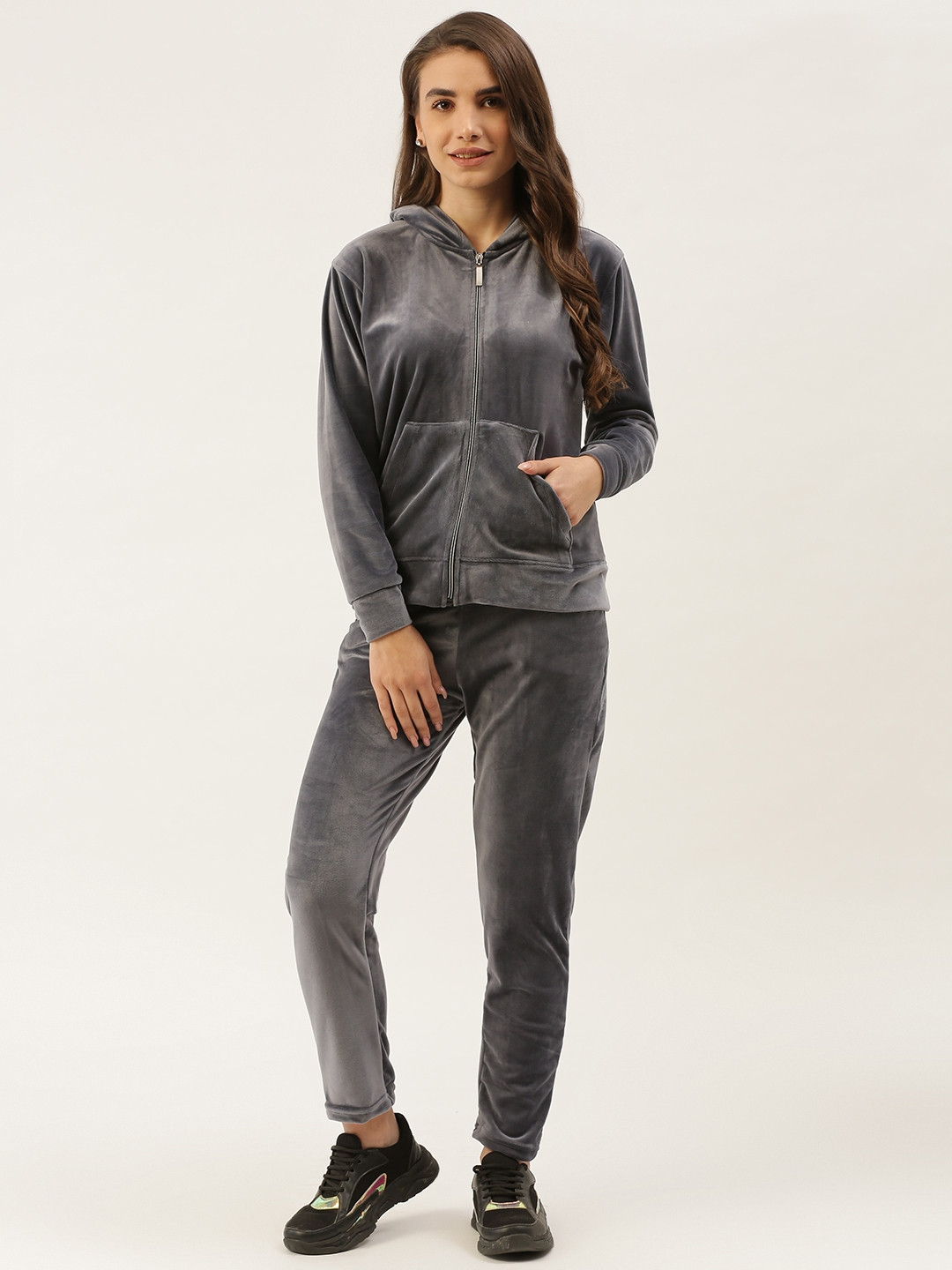 

BROOWL Women Blue Solid Velvet Finish Co-ords