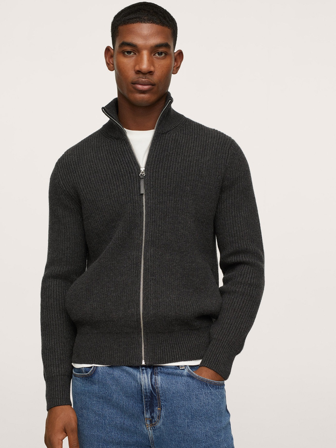 

MANGO MAN Charcoal Solid Ribbed Cardigan