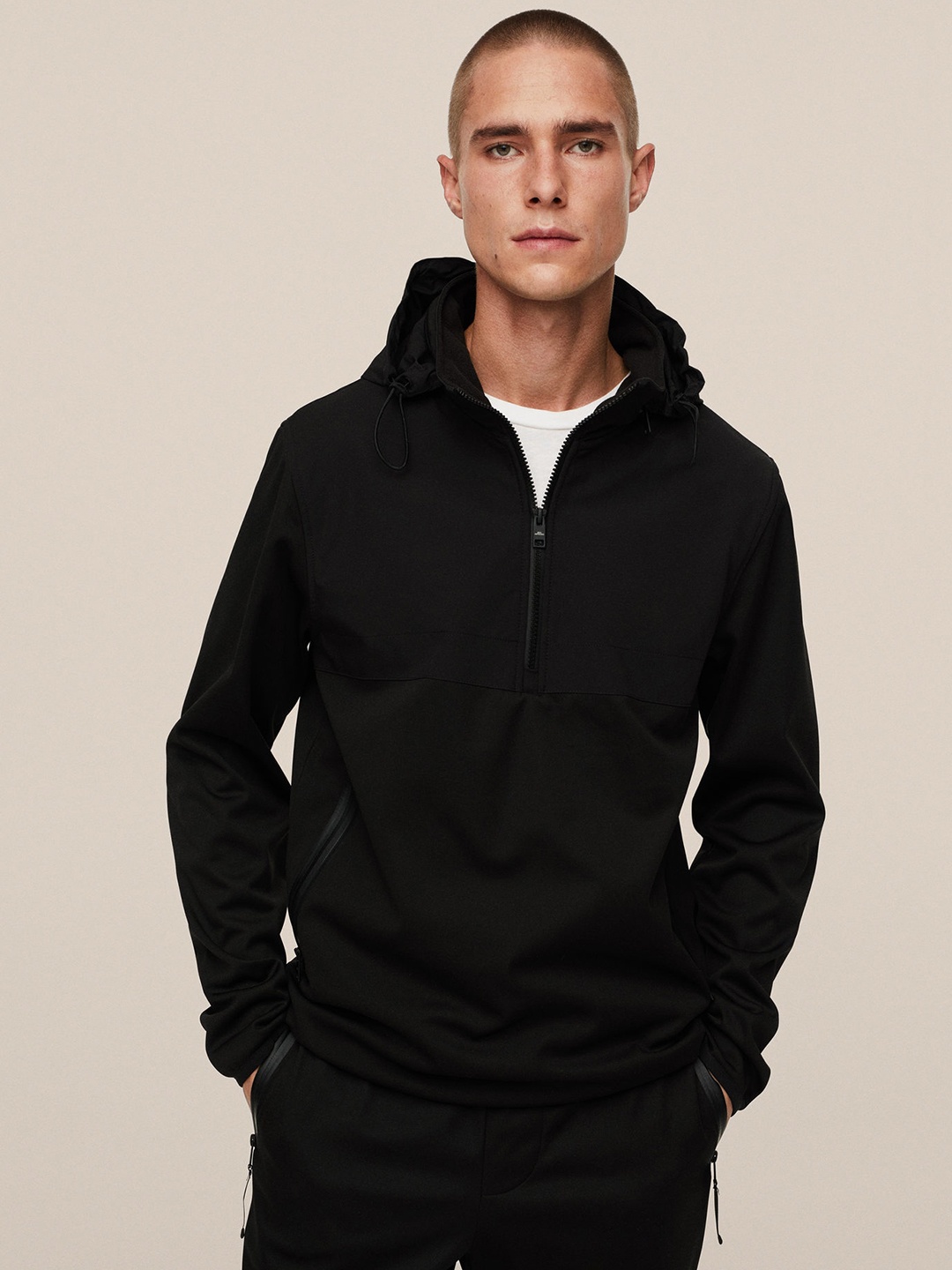 

MANGO MAN Black Solid Tailored Jacket