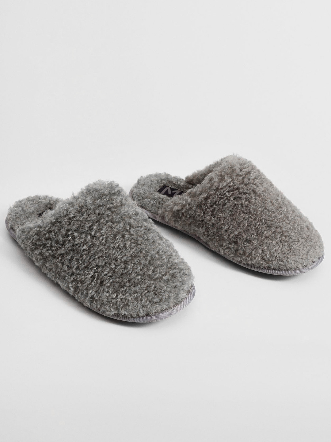 

MANGO Women Grey Faux Fur Room Slippers