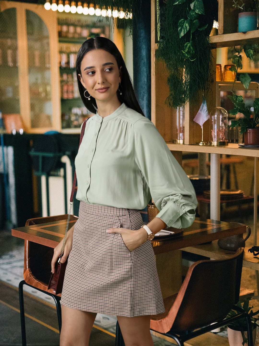 

MANGO Women Cream-Coloured & Coffee Brown Houndstooth Checked Pleated Mini A-Line Skirt