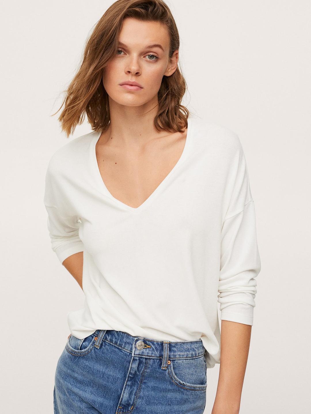 

MANGO Women White Solid V-Neck T-shirt