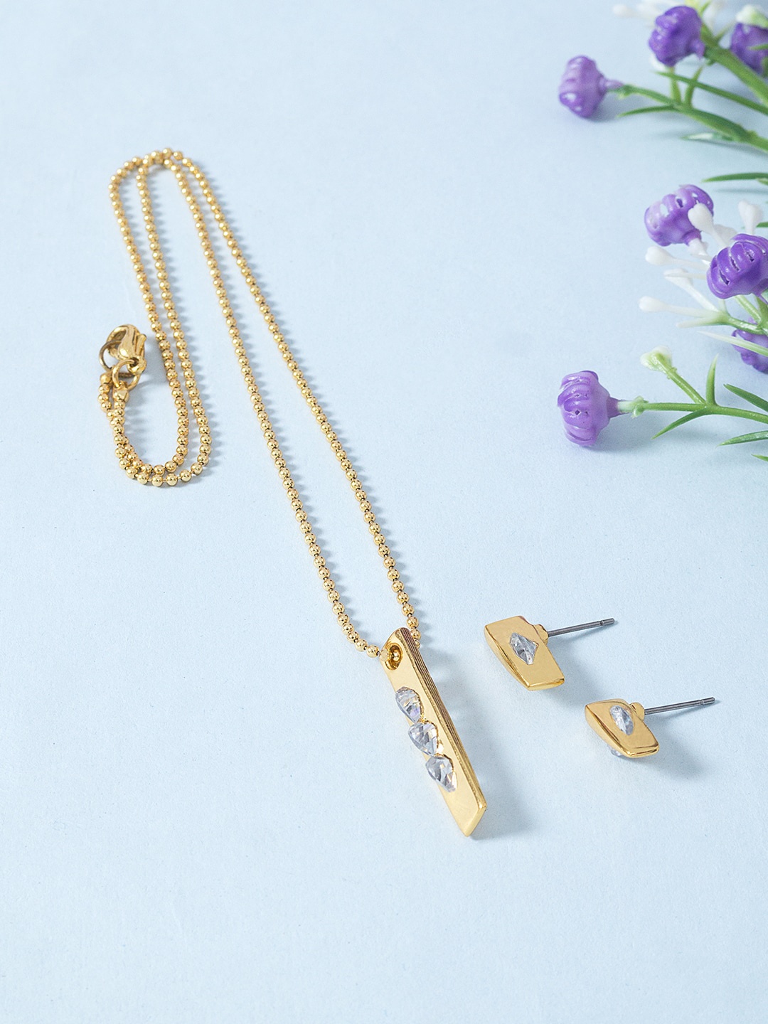

Golden Peacock Women Gold-Toned White Stone-Studded Jewellery Set