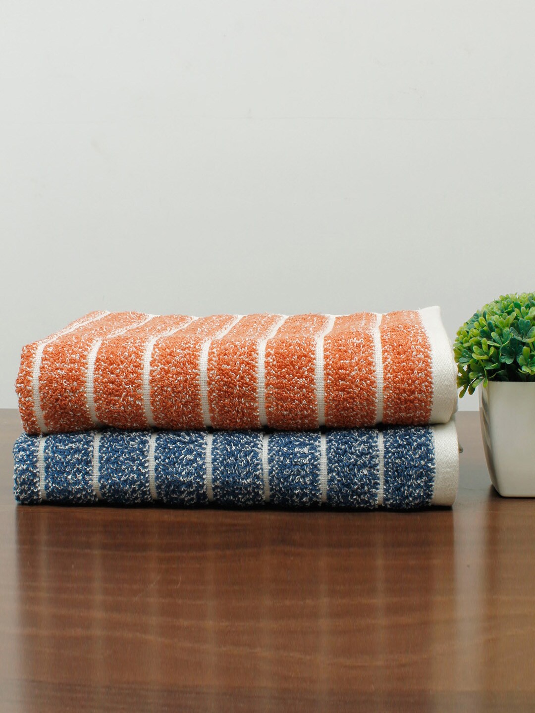

AVI Living Set Of 2 Striped 600 GSM Pure Cotton Bath Towels, Navy blue