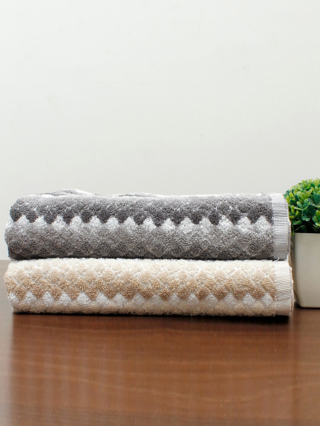 

AVI Living Set Of 2 Printed 200 GSM Pure Cotton Bath Towels, Charcoal