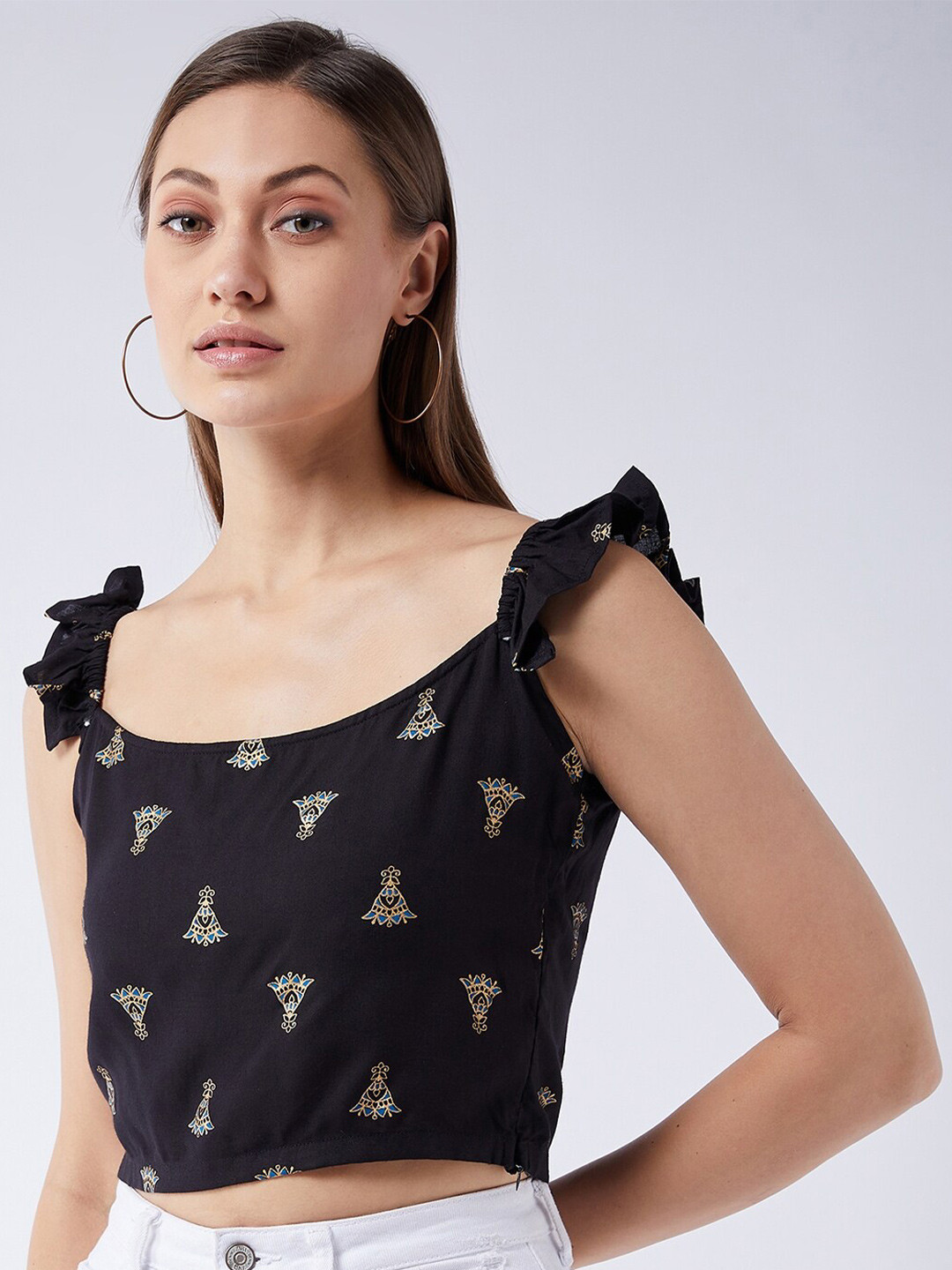 

InWeave Black Regular Crop Top