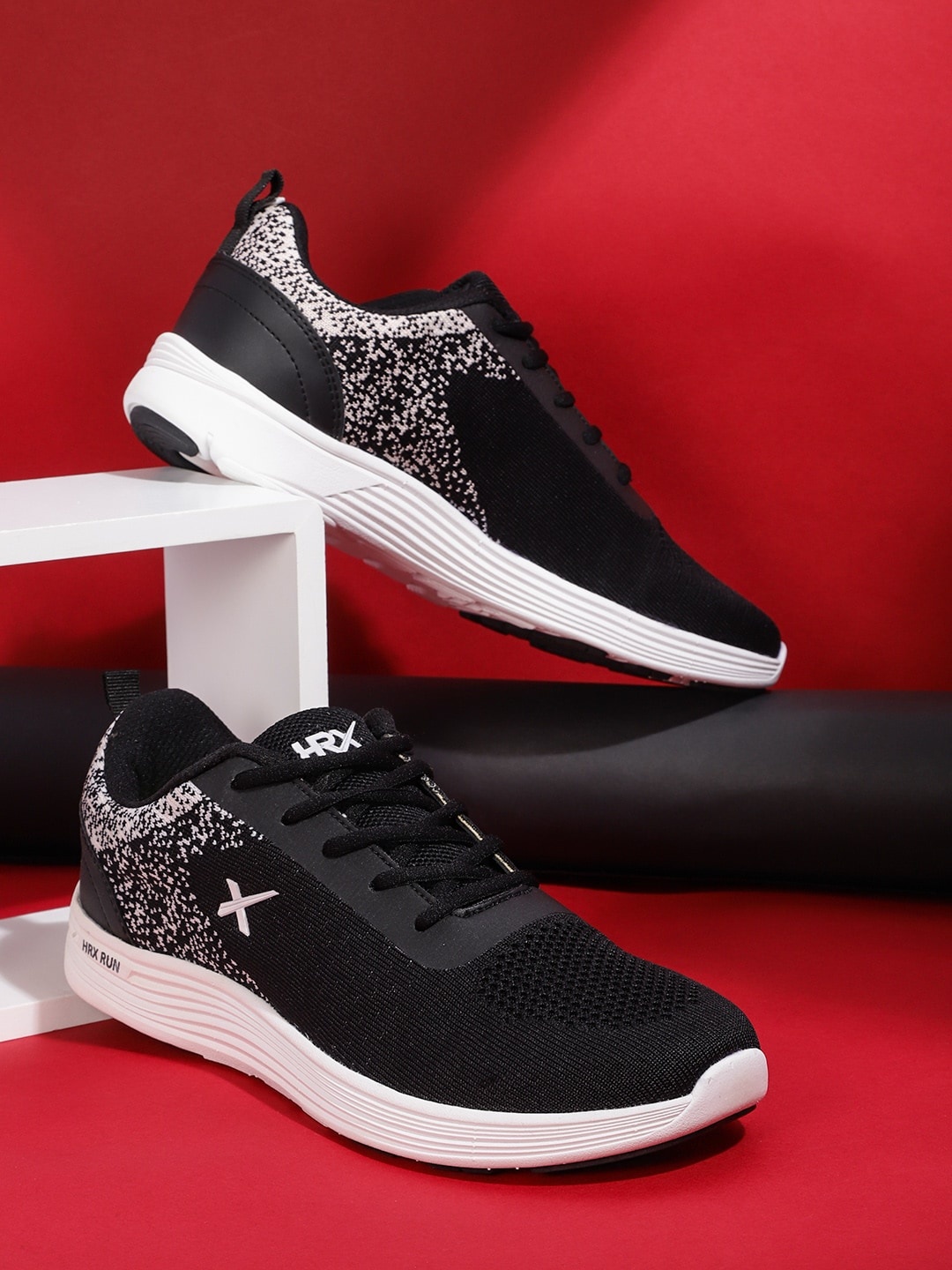 

HRX by Hrithik Roshan Men Black & Grey Woven Design Running Shoes
