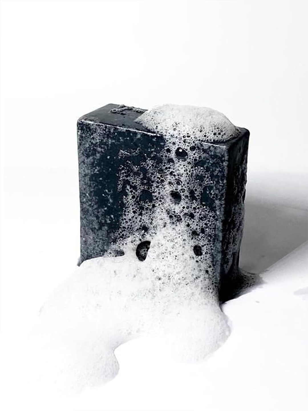 

PINK WOOLF Unisex Charcoal Organic Bath Soap Bar 125g, Black