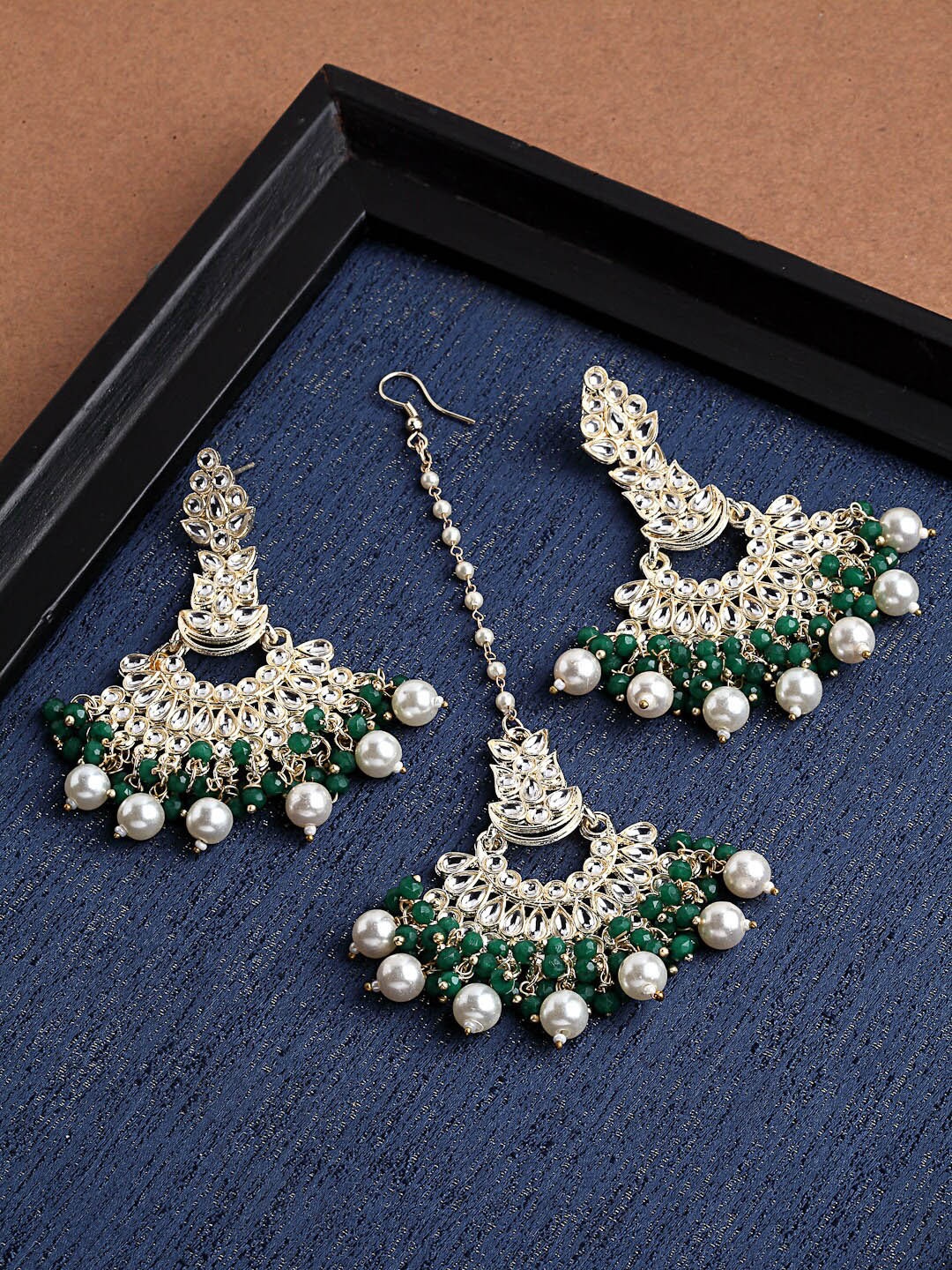 

PANASH Gold-Plated Green & White Kundan Studded & Beaded Handcrafted Jewellery Set