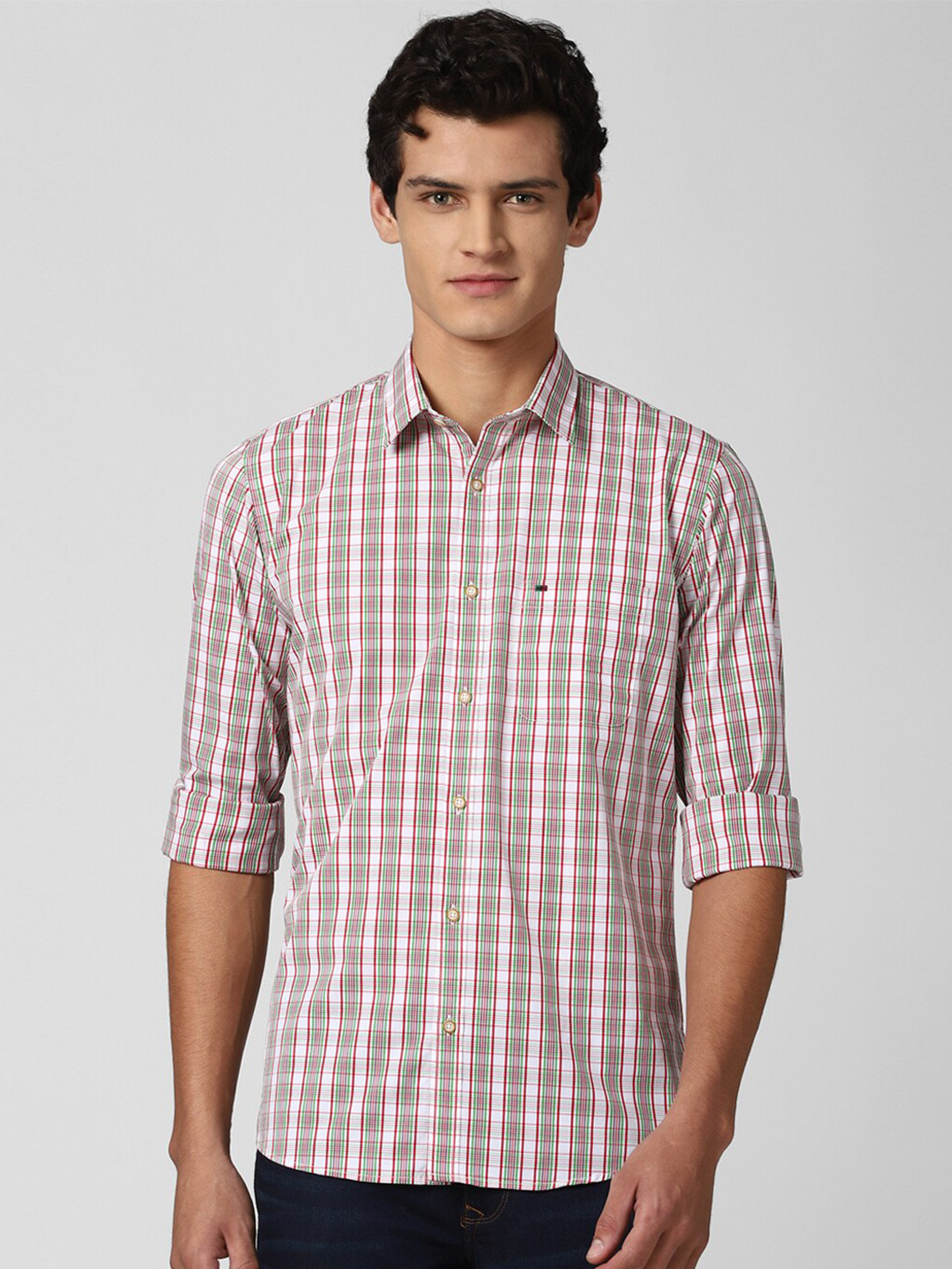 

Peter England Casuals Men White & Red Slim Fit Opaque Checked Pure Cotton Casual Shirt