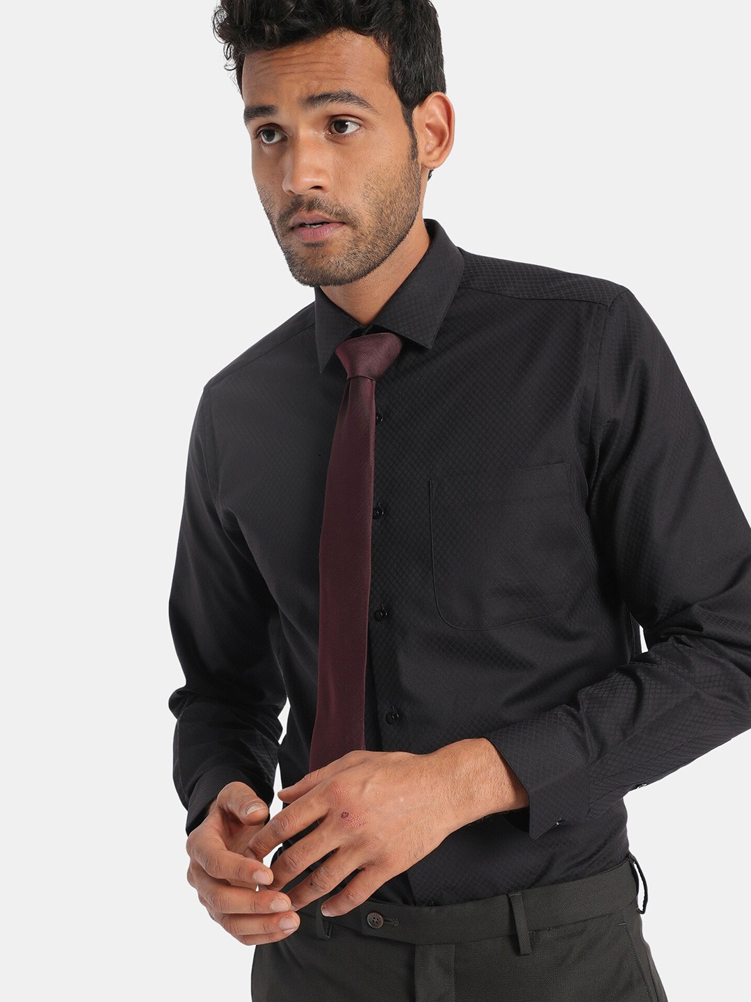

Arrow Men Black Opaque Cotton Casual Shirt