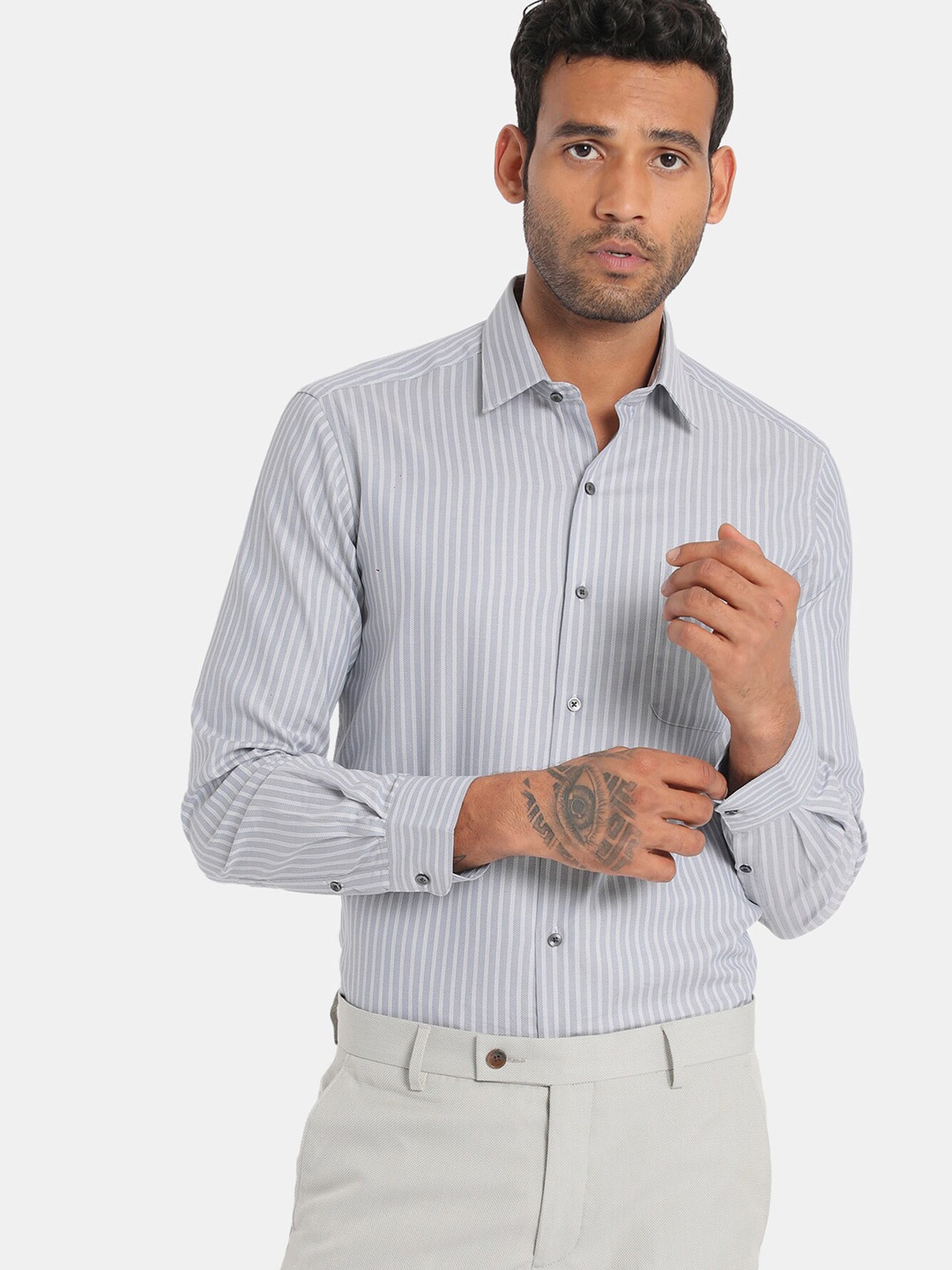 

Arrow Men Grey Slim Fit Opaque Striped Pure Cotton Formal Shirt