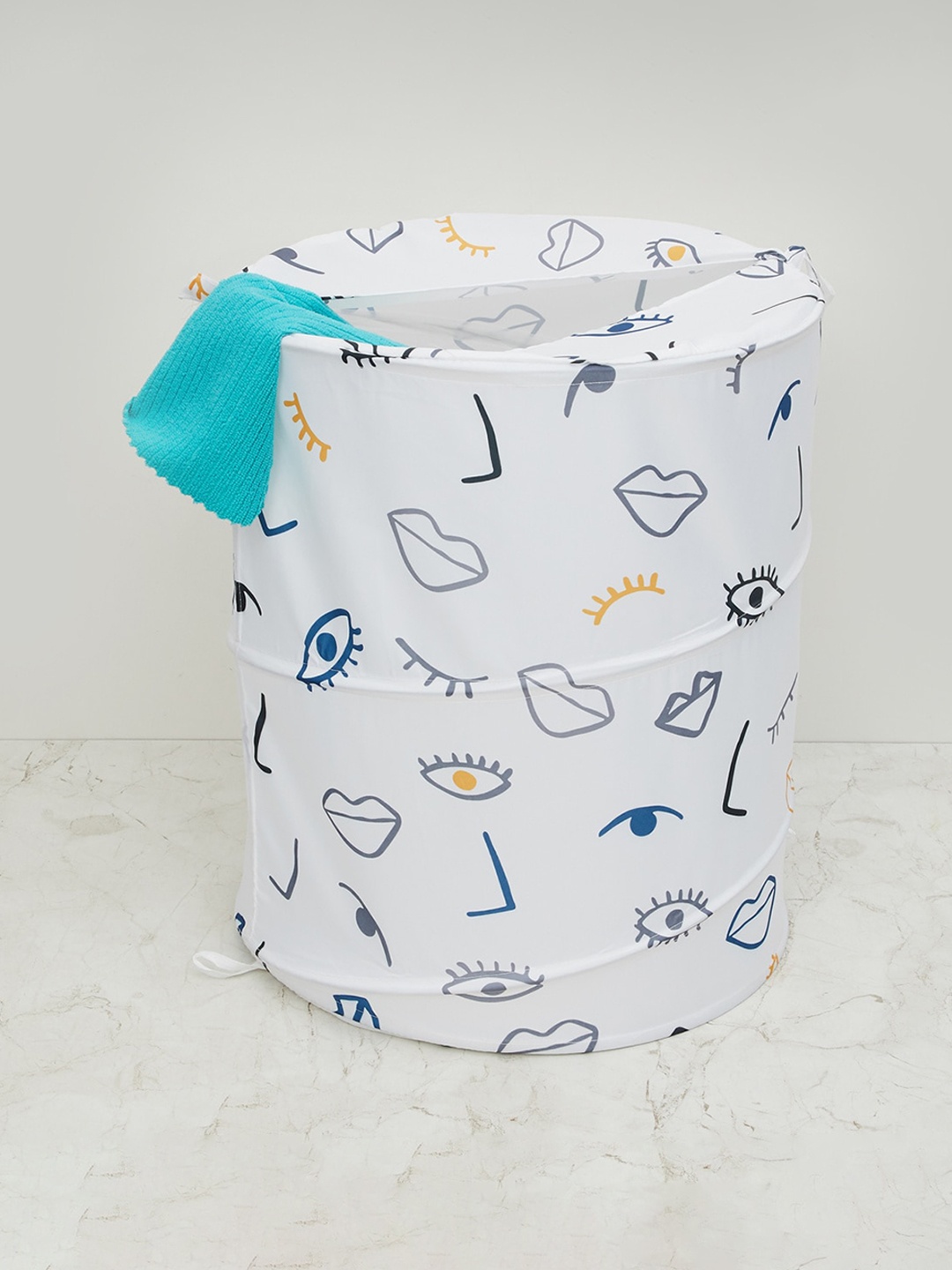 

Home Centre Black & White Foldable Laundry Bag