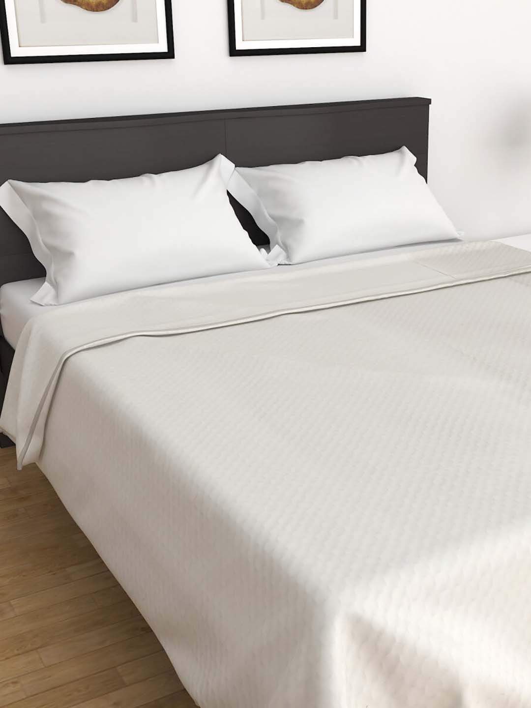

Home Centre White Summer 150 GSM Double Bed Quilt
