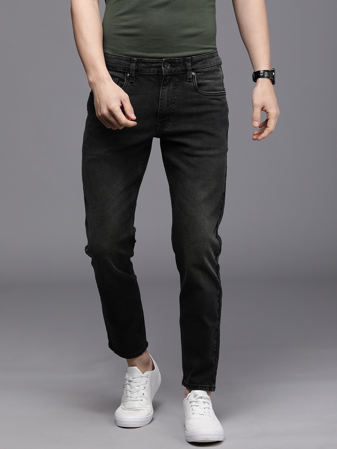 

Louis Philippe Jeans Men Black Smart Fit Low-Rise Light Fade Stretchable Jeans
