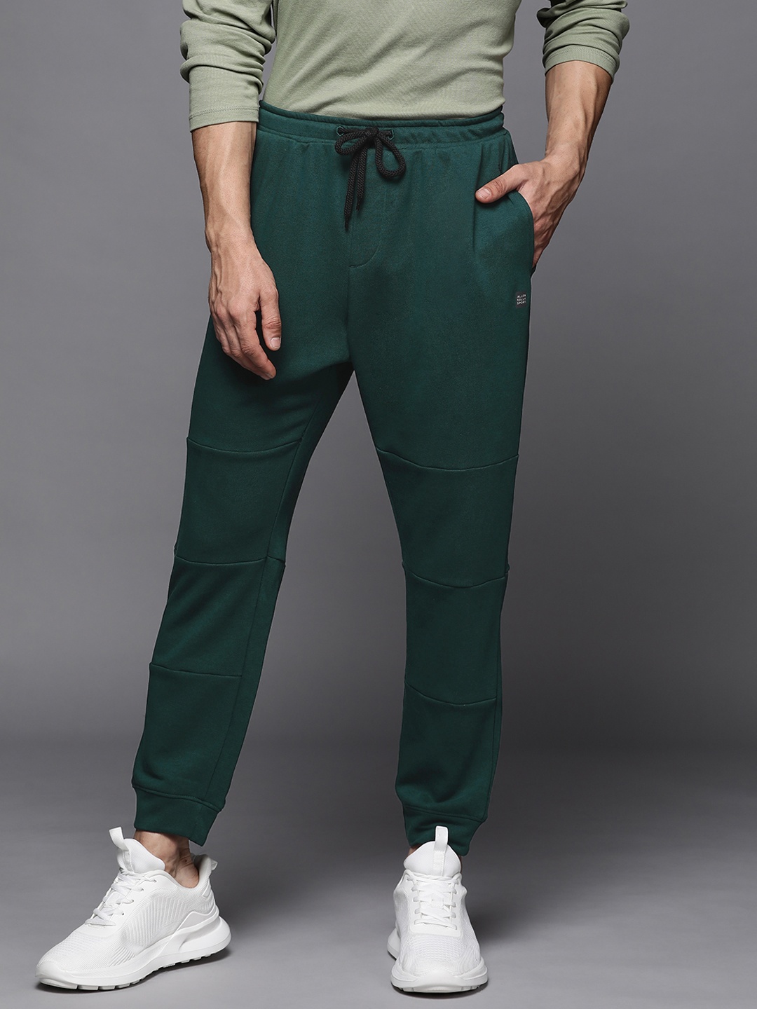 

Allen Solly Sport Men Green Solid Panelled Joggers