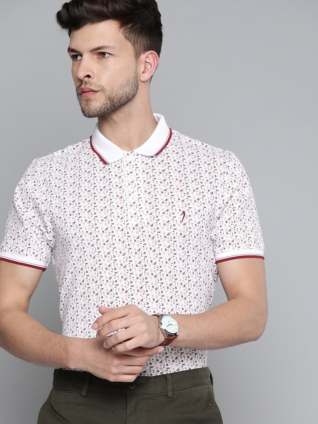 

Indian Terrain Men White & Maroon Floral Printed Pure Cotton Polo Collar T-shirt