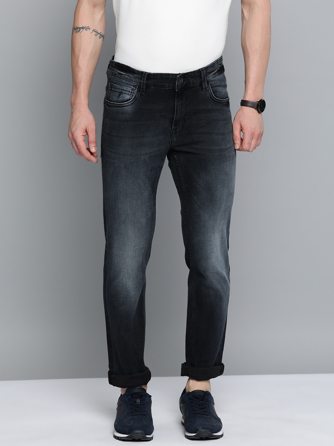 

Indian Terrain Men Brooklyn Slim Fit Light Fade Stretchable Jeans, Black
